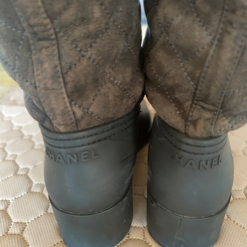 Chanel winter boots size 39 - Picture 3 of 7